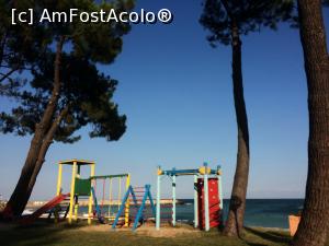 [P60] Loc de joaca pe tarmul Marii Negre la Riviera.  » foto by Floria
 - 
<span class="allrVoted glyphicon glyphicon-heart hidden" id="av710456"></span>
<a class="m-l-10 hidden" id="sv710456" onclick="voting_Foto_DelVot(,710456,881)" role="button">șterge vot <span class="glyphicon glyphicon-remove"></span></a>
<a id="v9710456" class=" c-red"  onclick="voting_Foto_SetVot(710456)" role="button"><span class="glyphicon glyphicon-heart-empty"></span> <b>LIKE</b> = Votează poza</a> <img class="hidden"  id="f710456W9" src="/imagini/loader.gif" border="0" /><span class="AjErrMes hidden" id="e710456ErM"></span>