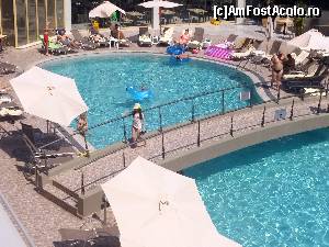 [P11] Piscina, vedere din balcon » foto by anjsuteh
 - 
<span class="allrVoted glyphicon glyphicon-heart hidden" id="av672435"></span>
<a class="m-l-10 hidden" id="sv672435" onclick="voting_Foto_DelVot(,672435,881)" role="button">șterge vot <span class="glyphicon glyphicon-remove"></span></a>
<a id="v9672435" class=" c-red"  onclick="voting_Foto_SetVot(672435)" role="button"><span class="glyphicon glyphicon-heart-empty"></span> <b>LIKE</b> = Votează poza</a> <img class="hidden"  id="f672435W9" src="/imagini/loader.gif" border="0" /><span class="AjErrMes hidden" id="e672435ErM"></span>
