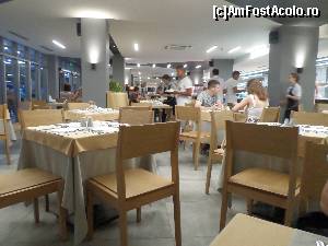 [P38] Restaurantul principal.  » foto by andreieu
 - 
<span class="allrVoted glyphicon glyphicon-heart hidden" id="av658876"></span>
<a class="m-l-10 hidden" id="sv658876" onclick="voting_Foto_DelVot(,658876,881)" role="button">șterge vot <span class="glyphicon glyphicon-remove"></span></a>
<a id="v9658876" class=" c-red"  onclick="voting_Foto_SetVot(658876)" role="button"><span class="glyphicon glyphicon-heart-empty"></span> <b>LIKE</b> = Votează poza</a> <img class="hidden"  id="f658876W9" src="/imagini/loader.gif" border="0" /><span class="AjErrMes hidden" id="e658876ErM"></span>