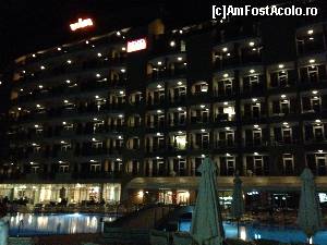 [P18] Hotelul noaptea, în realitate mai frumos decât am reușit eu să surprind în poză.  » foto by Nasshu
 - 
<span class="allrVoted glyphicon glyphicon-heart hidden" id="av521715"></span>
<a class="m-l-10 hidden" id="sv521715" onclick="voting_Foto_DelVot(,521715,881)" role="button">șterge vot <span class="glyphicon glyphicon-remove"></span></a>
<a id="v9521715" class=" c-red"  onclick="voting_Foto_SetVot(521715)" role="button"><span class="glyphicon glyphicon-heart-empty"></span> <b>LIKE</b> = Votează poza</a> <img class="hidden"  id="f521715W9" src="/imagini/loader.gif" border="0" /><span class="AjErrMes hidden" id="e521715ErM"></span>