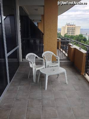 [P08] Balconul, mare chiar foarte mare.  » foto by Nasshu
 - 
<span class="allrVoted glyphicon glyphicon-heart hidden" id="av521695"></span>
<a class="m-l-10 hidden" id="sv521695" onclick="voting_Foto_DelVot(,521695,881)" role="button">șterge vot <span class="glyphicon glyphicon-remove"></span></a>
<a id="v9521695" class=" c-red"  onclick="voting_Foto_SetVot(521695)" role="button"><span class="glyphicon glyphicon-heart-empty"></span> <b>LIKE</b> = Votează poza</a> <img class="hidden"  id="f521695W9" src="/imagini/loader.gif" border="0" /><span class="AjErrMes hidden" id="e521695ErM"></span>