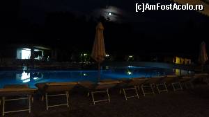 [P10] piscina, barul, luna, noaptea pe terasa » foto by elee
 - 
<span class="allrVoted glyphicon glyphicon-heart hidden" id="av528149"></span>
<a class="m-l-10 hidden" id="sv528149" onclick="voting_Foto_DelVot(,528149,881)" role="button">șterge vot <span class="glyphicon glyphicon-remove"></span></a>
<a id="v9528149" class=" c-red"  onclick="voting_Foto_SetVot(528149)" role="button"><span class="glyphicon glyphicon-heart-empty"></span> <b>LIKE</b> = Votează poza</a> <img class="hidden"  id="f528149W9" src="/imagini/loader.gif" border="0" /><span class="AjErrMes hidden" id="e528149ErM"></span>