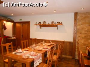 [P18] Restaurantul bulgaresc » foto by olteanul2010
 - 
<span class="allrVoted glyphicon glyphicon-heart hidden" id="av851165"></span>
<a class="m-l-10 hidden" id="sv851165" onclick="voting_Foto_DelVot(,851165,886)" role="button">șterge vot <span class="glyphicon glyphicon-remove"></span></a>
<a id="v9851165" class=" c-red"  onclick="voting_Foto_SetVot(851165)" role="button"><span class="glyphicon glyphicon-heart-empty"></span> <b>LIKE</b> = Votează poza</a> <img class="hidden"  id="f851165W9" src="/imagini/loader.gif" border="0" /><span class="AjErrMes hidden" id="e851165ErM"></span>