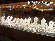 [P76] Magazinul de bijuterii » foto by georgiana
 - 
<span class="allrVoted glyphicon glyphicon-heart hidden" id="av81234"></span>
<a class="m-l-10 hidden" id="sv81234" onclick="voting_Foto_DelVot(,81234,89)" role="button">șterge vot <span class="glyphicon glyphicon-remove"></span></a>
<a id="v981234" class=" c-red"  onclick="voting_Foto_SetVot(81234)" role="button"><span class="glyphicon glyphicon-heart-empty"></span> <b>LIKE</b> = Votează poza</a> <img class="hidden"  id="f81234W9" src="/imagini/loader.gif" border="0" /><span class="AjErrMes hidden" id="e81234ErM"></span>