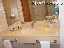 [P09] In baie,chiuveta ,oglinda si prosoapele. » foto by georgiana
 - 
<span class="allrVoted glyphicon glyphicon-heart hidden" id="av80983"></span>
<a class="m-l-10 hidden" id="sv80983" onclick="voting_Foto_DelVot(,80983,89)" role="button">șterge vot <span class="glyphicon glyphicon-remove"></span></a>
<a id="v980983" class=" c-red"  onclick="voting_Foto_SetVot(80983)" role="button"><span class="glyphicon glyphicon-heart-empty"></span> <b>LIKE</b> = Votează poza</a> <img class="hidden"  id="f80983W9" src="/imagini/loader.gif" border="0" /><span class="AjErrMes hidden" id="e80983ErM"></span>