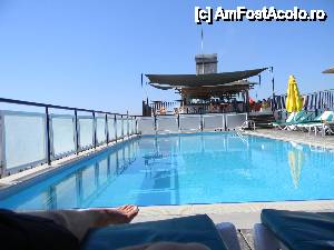 [P40] Micuta piscina de pe acoperis » foto by maria55 †
 - 
<span class="allrVoted glyphicon glyphicon-heart hidden" id="av390498"></span>
<a class="m-l-10 hidden" id="sv390498" onclick="voting_Foto_DelVot(,390498,894)" role="button">șterge vot <span class="glyphicon glyphicon-remove"></span></a>
<a id="v9390498" class=" c-red"  onclick="voting_Foto_SetVot(390498)" role="button"><span class="glyphicon glyphicon-heart-empty"></span> <b>LIKE</b> = Votează poza</a> <img class="hidden"  id="f390498W9" src="/imagini/loader.gif" border="0" /><span class="AjErrMes hidden" id="e390498ErM"></span>