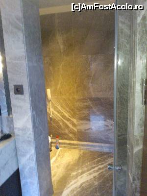 [P12] WC baia principal langa primul dormitor » foto by lorand
 - 
<span class="allrVoted glyphicon glyphicon-heart hidden" id="av689946"></span>
<a class="m-l-10 hidden" id="sv689946" onclick="voting_Foto_DelVot(,689946,9)" role="button">șterge vot <span class="glyphicon glyphicon-remove"></span></a>
<a id="v9689946" class=" c-red"  onclick="voting_Foto_SetVot(689946)" role="button"><span class="glyphicon glyphicon-heart-empty"></span> <b>LIKE</b> = Votează poza</a> <img class="hidden"  id="f689946W9" src="/imagini/loader.gif" border="0" /><span class="AjErrMes hidden" id="e689946ErM"></span>