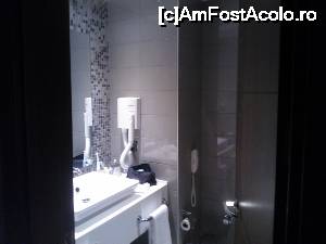 [P14] baie dormitor 2 standard cu WC dus cu vana. dupa usa se afla vana cu dus » foto by lorand
 - 
<span class="allrVoted glyphicon glyphicon-heart hidden" id="av689948"></span>
<a class="m-l-10 hidden" id="sv689948" onclick="voting_Foto_DelVot(,689948,9)" role="button">șterge vot <span class="glyphicon glyphicon-remove"></span></a>
<a id="v9689948" class=" c-red"  onclick="voting_Foto_SetVot(689948)" role="button"><span class="glyphicon glyphicon-heart-empty"></span> <b>LIKE</b> = Votează poza</a> <img class="hidden"  id="f689948W9" src="/imagini/loader.gif" border="0" /><span class="AjErrMes hidden" id="e689948ErM"></span>
