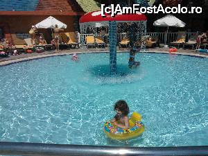 [P18] piscina copii (mult mai modesta fata de alva)  » foto by lorand
 - 
<span class="allrVoted glyphicon glyphicon-heart hidden" id="av689952"></span>
<a class="m-l-10 hidden" id="sv689952" onclick="voting_Foto_DelVot(,689952,9)" role="button">șterge vot <span class="glyphicon glyphicon-remove"></span></a>
<a id="v9689952" class=" c-red"  onclick="voting_Foto_SetVot(689952)" role="button"><span class="glyphicon glyphicon-heart-empty"></span> <b>LIKE</b> = Votează poza</a> <img class="hidden"  id="f689952W9" src="/imagini/loader.gif" border="0" /><span class="AjErrMes hidden" id="e689952ErM"></span>