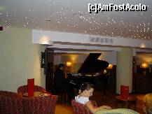 [P08] Pianistul care ne incanta seara la un cocktail » foto by crosbyx*
 - 
<span class="allrVoted glyphicon glyphicon-heart hidden" id="av175243"></span>
<a class="m-l-10 hidden" id="sv175243" onclick="voting_Foto_DelVot(,175243,905)" role="button">șterge vot <span class="glyphicon glyphicon-remove"></span></a>
<a id="v9175243" class=" c-red"  onclick="voting_Foto_SetVot(175243)" role="button"><span class="glyphicon glyphicon-heart-empty"></span> <b>LIKE</b> = Votează poza</a> <img class="hidden"  id="f175243W9" src="/imagini/loader.gif" border="0" /><span class="AjErrMes hidden" id="e175243ErM"></span>
