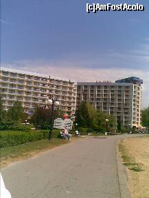 [P25] Kaliakra Superior - hotelul văzut de pe faleză » foto by nicole33
 - 
<span class="allrVoted glyphicon glyphicon-heart hidden" id="av285453"></span>
<a class="m-l-10 hidden" id="sv285453" onclick="voting_Foto_DelVot(,285453,920)" role="button">șterge vot <span class="glyphicon glyphicon-remove"></span></a>
<a id="v9285453" class=" c-red"  onclick="voting_Foto_SetVot(285453)" role="button"><span class="glyphicon glyphicon-heart-empty"></span> <b>LIKE</b> = Votează poza</a> <img class="hidden"  id="f285453W9" src="/imagini/loader.gif" border="0" /><span class="AjErrMes hidden" id="e285453ErM"></span>