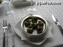 [P08] Sase melci apetisanti cu sos picant si instrumentele aferente in oferta Dine Around de la Bleu Ciel. Pofta buna! » foto by teoanton
 - 
<span class="allrVoted glyphicon glyphicon-heart hidden" id="av231755"></span>
<a class="m-l-10 hidden" id="sv231755" onclick="voting_Foto_DelVot(,231755,920)" role="button">șterge vot <span class="glyphicon glyphicon-remove"></span></a>
<a id="v9231755" class=" c-red"  onclick="voting_Foto_SetVot(231755)" role="button"><span class="glyphicon glyphicon-heart-empty"></span> <b>LIKE</b> = Votează poza</a> <img class="hidden"  id="f231755W9" src="/imagini/loader.gif" border="0" /><span class="AjErrMes hidden" id="e231755ErM"></span>