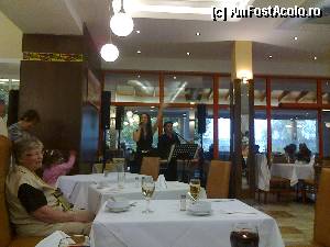 [P03] noroc cu restaurantul ca era primitor, formatia canta...  » foto by valimi
 - 
<span class="allrVoted glyphicon glyphicon-heart hidden" id="av373040"></span>
<a class="m-l-10 hidden" id="sv373040" onclick="voting_Foto_DelVot(,373040,920)" role="button">șterge vot <span class="glyphicon glyphicon-remove"></span></a>
<a id="v9373040" class=" c-red"  onclick="voting_Foto_SetVot(373040)" role="button"><span class="glyphicon glyphicon-heart-empty"></span> <b>LIKE</b> = Votează poza</a> <img class="hidden"  id="f373040W9" src="/imagini/loader.gif" border="0" /><span class="AjErrMes hidden" id="e373040ErM"></span>