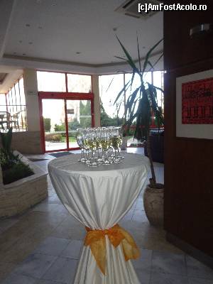 [P02] Frustrant Primii in hotel cu o masa plina de pahare de sampanie » foto by fanespoitorul
 - 
<span class="allrVoted glyphicon glyphicon-heart hidden" id="av608985"></span>
<a class="m-l-10 hidden" id="sv608985" onclick="voting_Foto_DelVot(,608985,920)" role="button">șterge vot <span class="glyphicon glyphicon-remove"></span></a>
<a id="v9608985" class=" c-red"  onclick="voting_Foto_SetVot(608985)" role="button"><span class="glyphicon glyphicon-heart-empty"></span> <b>LIKE</b> = Votează poza</a> <img class="hidden"  id="f608985W9" src="/imagini/loader.gif" border="0" /><span class="AjErrMes hidden" id="e608985ErM"></span>
