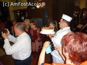 [P09] O aniversare la masa de seara. Frumos » foto by fanespoitorul
 - 
<span class="allrVoted glyphicon glyphicon-heart hidden" id="av735911"></span>
<a class="m-l-10 hidden" id="sv735911" onclick="voting_Foto_DelVot(,735911,920)" role="button">șterge vot <span class="glyphicon glyphicon-remove"></span></a>
<a id="v9735911" class=" c-red"  onclick="voting_Foto_SetVot(735911)" role="button"><span class="glyphicon glyphicon-heart-empty"></span> <b>LIKE</b> = Votează poza</a> <img class="hidden"  id="f735911W9" src="/imagini/loader.gif" border="0" /><span class="AjErrMes hidden" id="e735911ErM"></span>