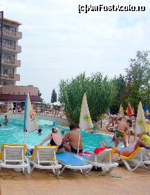 [P03] Hotel Berlin Green Park, la piscina exterioara » foto by magdalena
 - 
<span class="allrVoted glyphicon glyphicon-heart hidden" id="av94801"></span>
<a class="m-l-10 hidden" id="sv94801" onclick="voting_Foto_DelVot(,94801,921)" role="button">șterge vot <span class="glyphicon glyphicon-remove"></span></a>
<a id="v994801" class=" c-red"  onclick="voting_Foto_SetVot(94801)" role="button"><span class="glyphicon glyphicon-heart-empty"></span> <b>LIKE</b> = Votează poza</a> <img class="hidden"  id="f94801W9" src="/imagini/loader.gif" border="0" /><span class="AjErrMes hidden" id="e94801ErM"></span>