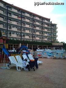 [P05] Partea din fata a hotelului » foto by geruladacul
 - 
<span class="allrVoted glyphicon glyphicon-heart hidden" id="av96583"></span>
<a class="m-l-10 hidden" id="sv96583" onclick="voting_Foto_DelVot(,96583,921)" role="button">șterge vot <span class="glyphicon glyphicon-remove"></span></a>
<a id="v996583" class=" c-red"  onclick="voting_Foto_SetVot(96583)" role="button"><span class="glyphicon glyphicon-heart-empty"></span> <b>LIKE</b> = Votează poza</a> <img class="hidden"  id="f96583W9" src="/imagini/loader.gif" border="0" /><span class="AjErrMes hidden" id="e96583ErM"></span>