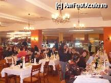[P14] Masa de revelion inainte de a folosi accesoriile ( am uitat sa spun ca in noaptea de revelion vinul a fost imbuteliat si alb si rosu si s-a oferit fara restrictii) » foto by luminitab
 - 
<span class="allrVoted glyphicon glyphicon-heart hidden" id="av104098"></span>
<a class="m-l-10 hidden" id="sv104098" onclick="voting_Foto_DelVot(,104098,935)" role="button">șterge vot <span class="glyphicon glyphicon-remove"></span></a>
<a id="v9104098" class=" c-red"  onclick="voting_Foto_SetVot(104098)" role="button"><span class="glyphicon glyphicon-heart-empty"></span> <b>LIKE</b> = Votează poza</a> <img class="hidden"  id="f104098W9" src="/imagini/loader.gif" border="0" /><span class="AjErrMes hidden" id="e104098ErM"></span>