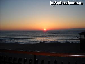 [P13] Rasarit de soare la Obzor- vazut din balcon de la Miramar » foto by alb1573
 - 
<span class="allrVoted glyphicon glyphicon-heart hidden" id="av697746"></span>
<a class="m-l-10 hidden" id="sv697746" onclick="voting_Foto_DelVot(,697746,935)" role="button">șterge vot <span class="glyphicon glyphicon-remove"></span></a>
<a id="v9697746" class=" c-red"  onclick="voting_Foto_SetVot(697746)" role="button"><span class="glyphicon glyphicon-heart-empty"></span> <b>LIKE</b> = Votează poza</a> <img class="hidden"  id="f697746W9" src="/imagini/loader.gif" border="0" /><span class="AjErrMes hidden" id="e697746ErM"></span>