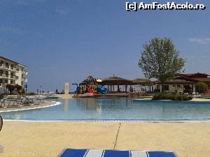 [P07] Vedere directa la piscina » foto by mugur007
 - 
<span class="allrVoted glyphicon glyphicon-heart hidden" id="av619312"></span>
<a class="m-l-10 hidden" id="sv619312" onclick="voting_Foto_DelVot(,619312,935)" role="button">șterge vot <span class="glyphicon glyphicon-remove"></span></a>
<a id="v9619312" class=" c-red"  onclick="voting_Foto_SetVot(619312)" role="button"><span class="glyphicon glyphicon-heart-empty"></span> <b>LIKE</b> = Votează poza</a> <img class="hidden"  id="f619312W9" src="/imagini/loader.gif" border="0" /><span class="AjErrMes hidden" id="e619312ErM"></span>