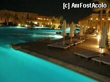 [P4x] piscina, seara » foto by Mara
 - 
<span class="allrVoted glyphicon glyphicon-heart hidden" id="av6272"></span>
<a class="m-l-10 hidden" id="sv6272" onclick="voting_Foto_DelVot(,6272,938)" role="button">șterge vot <span class="glyphicon glyphicon-remove"></span></a>
<a id="v96272" class=" c-red"  onclick="voting_Foto_SetVot(6272)" role="button"><span class="glyphicon glyphicon-heart-empty"></span> <b>LIKE</b> = Votează poza</a> <img class="hidden"  id="f6272W9" src="/imagini/loader.gif" border="0" /><span class="AjErrMes hidden" id="e6272ErM"></span>