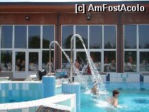 [P03] jeturile acelea de apa pe care le vedeti vin cu presiune mare si fac un hidromasaj exceptional! sunt mai multe astfel de 'spoturi' in fiecare bazin, de obicei e coada la ele..  » foto by tm67bru
 - 
<span class="allrVoted glyphicon glyphicon-heart hidden" id="av2271"></span>
<a class="m-l-10 hidden" id="sv2271" onclick="voting_Foto_DelVot(,2271,944)" role="button">șterge vot <span class="glyphicon glyphicon-remove"></span></a>
<a id="v92271" class=" c-red"  onclick="voting_Foto_SetVot(2271)" role="button"><span class="glyphicon glyphicon-heart-empty"></span> <b>LIKE</b> = Votează poza</a> <img class="hidden"  id="f2271W9" src="/imagini/loader.gif" border="0" /><span class="AjErrMes hidden" id="e2271ErM"></span>