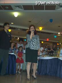 [P49] Hotel Grifid Arabella - cina festivă; directoarea hotelului (pe care o vedeam zilnic printre oaspeţi, observând şi îndrumând atentă <i>echipa</i>), ne mulţumeşte pentru alegerea făcută... » foto by Dragoș_MD
 - 
<span class="allrVoted glyphicon glyphicon-heart hidden" id="av132582"></span>
<a class="m-l-10 hidden" id="sv132582" onclick="voting_Foto_DelVot(,132582,947)" role="button">șterge vot <span class="glyphicon glyphicon-remove"></span></a>
<a id="v9132582" class=" c-red"  onclick="voting_Foto_SetVot(132582)" role="button"><span class="glyphicon glyphicon-heart-empty"></span> <b>LIKE</b> = Votează poza</a> <img class="hidden"  id="f132582W9" src="/imagini/loader.gif" border="0" /><span class="AjErrMes hidden" id="e132582ErM"></span>
