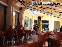 [P12] pe terasa restaurantului,Ivo-animatorul sef,la munca...cine stie castiga! » foto by geni
 - 
<span class="allrVoted glyphicon glyphicon-heart hidden" id="av99236"></span>
<a class="m-l-10 hidden" id="sv99236" onclick="voting_Foto_DelVot(,99236,947)" role="button">șterge vot <span class="glyphicon glyphicon-remove"></span></a>
<a id="v999236" class=" c-red"  onclick="voting_Foto_SetVot(99236)" role="button"><span class="glyphicon glyphicon-heart-empty"></span> <b>LIKE</b> = Votează poza</a> <img class="hidden"  id="f99236W9" src="/imagini/loader.gif" border="0" /><span class="AjErrMes hidden" id="e99236ErM"></span>