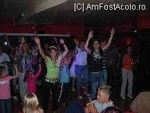 [P13] Distractie la bar saloon cu 2 animatoare in prim plan » foto by Andox
 - 
<span class="allrVoted glyphicon glyphicon-heart hidden" id="av80269"></span>
<a class="m-l-10 hidden" id="sv80269" onclick="voting_Foto_DelVot(,80269,947)" role="button">șterge vot <span class="glyphicon glyphicon-remove"></span></a>
<a id="v980269" class=" c-red"  onclick="voting_Foto_SetVot(80269)" role="button"><span class="glyphicon glyphicon-heart-empty"></span> <b>LIKE</b> = Votează poza</a> <img class="hidden"  id="f80269W9" src="/imagini/loader.gif" border="0" /><span class="AjErrMes hidden" id="e80269ErM"></span>