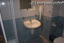 [P03] A doua baie - cea cu dus si wc. » foto by Victoras
 - 
<span class="allrVoted glyphicon glyphicon-heart hidden" id="av83859"></span>
<a class="m-l-10 hidden" id="sv83859" onclick="voting_Foto_DelVot(,83859,949)" role="button">șterge vot <span class="glyphicon glyphicon-remove"></span></a>
<a id="v983859" class=" c-red"  onclick="voting_Foto_SetVot(83859)" role="button"><span class="glyphicon glyphicon-heart-empty"></span> <b>LIKE</b> = Votează poza</a> <img class="hidden"  id="f83859W9" src="/imagini/loader.gif" border="0" /><span class="AjErrMes hidden" id="e83859ErM"></span>