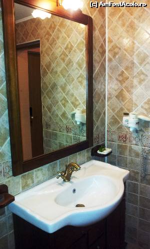 [P21] Hotel Korona Sighisoara » foto by mirmicu
 - 
<span class="allrVoted glyphicon glyphicon-heart hidden" id="av616922"></span>
<a class="m-l-10 hidden" id="sv616922" onclick="voting_Foto_DelVot(,616922,953)" role="button">șterge vot <span class="glyphicon glyphicon-remove"></span></a>
<a id="v9616922" class=" c-red"  onclick="voting_Foto_SetVot(616922)" role="button"><span class="glyphicon glyphicon-heart-empty"></span> <b>LIKE</b> = Votează poza</a> <img class="hidden"  id="f616922W9" src="/imagini/loader.gif" border="0" /><span class="AjErrMes hidden" id="e616922ErM"></span>