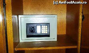 [P26] Hotel Korona Sighisoara » foto by mirmicu
 - 
<span class="allrVoted glyphicon glyphicon-heart hidden" id="av616929"></span>
<a class="m-l-10 hidden" id="sv616929" onclick="voting_Foto_DelVot(,616929,953)" role="button">șterge vot <span class="glyphicon glyphicon-remove"></span></a>
<a id="v9616929" class=" c-red"  onclick="voting_Foto_SetVot(616929)" role="button"><span class="glyphicon glyphicon-heart-empty"></span> <b>LIKE</b> = Votează poza</a> <img class="hidden"  id="f616929W9" src="/imagini/loader.gif" border="0" /><span class="AjErrMes hidden" id="e616929ErM"></span>