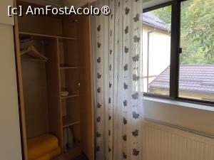 [P22] Pensiunea Domnescu, Sălişte - dulapul » foto by nicole33
 - 
<span class="allrVoted glyphicon glyphicon-heart hidden" id="av1406974"></span>
<a class="m-l-10 hidden" id="sv1406974" onclick="voting_Foto_DelVot(,1406974,956)" role="button">șterge vot <span class="glyphicon glyphicon-remove"></span></a>
<a id="v91406974" class=" c-red"  onclick="voting_Foto_SetVot(1406974)" role="button"><span class="glyphicon glyphicon-heart-empty"></span> <b>LIKE</b> = Votează poza</a> <img class="hidden"  id="f1406974W9" src="/imagini/loader.gif" border="0" /><span class="AjErrMes hidden" id="e1406974ErM"></span>