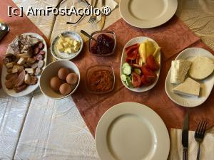 [P40] Pensiunea Domnescu, Sălişte - al doilea mic dejun » foto by nicole33
 - 
<span class="allrVoted glyphicon glyphicon-heart hidden" id="av1406992"></span>
<a class="m-l-10 hidden" id="sv1406992" onclick="voting_Foto_DelVot(,1406992,956)" role="button">șterge vot <span class="glyphicon glyphicon-remove"></span></a>
<a id="v91406992" class=" c-red"  onclick="voting_Foto_SetVot(1406992)" role="button"><span class="glyphicon glyphicon-heart-empty"></span> <b>LIKE</b> = Votează poza</a> <img class="hidden"  id="f1406992W9" src="/imagini/loader.gif" border="0" /><span class="AjErrMes hidden" id="e1406992ErM"></span>