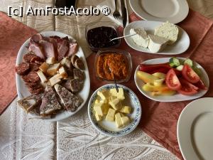 [P47] Pensiunea Domnescu, Sălişte - al treilea mic dejun » foto by nicole33
 - 
<span class="allrVoted glyphicon glyphicon-heart hidden" id="av1406999"></span>
<a class="m-l-10 hidden" id="sv1406999" onclick="voting_Foto_DelVot(,1406999,956)" role="button">șterge vot <span class="glyphicon glyphicon-remove"></span></a>
<a id="v91406999" class=" c-red"  onclick="voting_Foto_SetVot(1406999)" role="button"><span class="glyphicon glyphicon-heart-empty"></span> <b>LIKE</b> = Votează poza</a> <img class="hidden"  id="f1406999W9" src="/imagini/loader.gif" border="0" /><span class="AjErrMes hidden" id="e1406999ErM"></span>