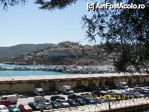 [P05] Vedere din cetate către portul de iahturi şi partea de sud a staţiunii Peniscola.  » foto by bose
 - 
<span class="allrVoted glyphicon glyphicon-heart hidden" id="av395010"></span>
<a class="m-l-10 hidden" id="sv395010" onclick="voting_Foto_DelVot(,395010,959)" role="button">șterge vot <span class="glyphicon glyphicon-remove"></span></a>
<a id="v9395010" class=" c-red"  onclick="voting_Foto_SetVot(395010)" role="button"><span class="glyphicon glyphicon-heart-empty"></span> <b>LIKE</b> = Votează poza</a> <img class="hidden"  id="f395010W9" src="/imagini/loader.gif" border="0" /><span class="AjErrMes hidden" id="e395010ErM"></span>