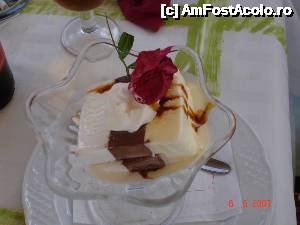 [P108] Si binemeritata inghetata. Delicioasa!  » foto by arru
 - 
<span class="allrVoted glyphicon glyphicon-heart hidden" id="av493224"></span>
<a class="m-l-10 hidden" id="sv493224" onclick="voting_Foto_DelVot(,493224,959)" role="button">șterge vot <span class="glyphicon glyphicon-remove"></span></a>
<a id="v9493224" class=" c-red"  onclick="voting_Foto_SetVot(493224)" role="button"><span class="glyphicon glyphicon-heart-empty"></span> <b>LIKE</b> = Votează poza</a> <img class="hidden"  id="f493224W9" src="/imagini/loader.gif" border="0" /><span class="AjErrMes hidden" id="e493224ErM"></span>