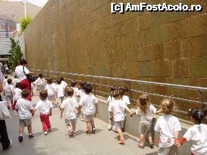 [P16] Un perete pe care se prelingea apa un fuioare subtiri, de care copii erau foaarte incantati » foto by arru
 - 
<span class="allrVoted glyphicon glyphicon-heart hidden" id="av493132"></span>
<a class="m-l-10 hidden" id="sv493132" onclick="voting_Foto_DelVot(,493132,959)" role="button">șterge vot <span class="glyphicon glyphicon-remove"></span></a>
<a id="v9493132" class=" c-red"  onclick="voting_Foto_SetVot(493132)" role="button"><span class="glyphicon glyphicon-heart-empty"></span> <b>LIKE</b> = Votează poza</a> <img class="hidden"  id="f493132W9" src="/imagini/loader.gif" border="0" /><span class="AjErrMes hidden" id="e493132ErM"></span>