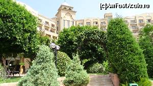 [P24] trepte ce duc spre intrarea in hotel dinspre piscine, in stanga restaurantul principal - terasa » foto by elenaadina
 - 
<span class="allrVoted glyphicon glyphicon-heart hidden" id="av595873"></span>
<a class="m-l-10 hidden" id="sv595873" onclick="voting_Foto_DelVot(,595873,96)" role="button">șterge vot <span class="glyphicon glyphicon-remove"></span></a>
<a id="v9595873" class=" c-red"  onclick="voting_Foto_SetVot(595873)" role="button"><span class="glyphicon glyphicon-heart-empty"></span> <b>LIKE</b> = Votează poza</a> <img class="hidden"  id="f595873W9" src="/imagini/loader.gif" border="0" /><span class="AjErrMes hidden" id="e595873ErM"></span>