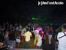[P07] White Party pe ponton » foto by laura29
 - 
<span class="allrVoted glyphicon glyphicon-heart hidden" id="av122775"></span>
<a class="m-l-10 hidden" id="sv122775" onclick="voting_Foto_DelVot(,122775,97)" role="button">șterge vot <span class="glyphicon glyphicon-remove"></span></a>
<a id="v9122775" class=" c-red"  onclick="voting_Foto_SetVot(122775)" role="button"><span class="glyphicon glyphicon-heart-empty"></span> <b>LIKE</b> = Votează poza</a> <img class="hidden"  id="f122775W9" src="/imagini/loader.gif" border="0" /><span class="AjErrMes hidden" id="e122775ErM"></span>
