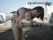 [P01] eu si mami dimineata la plaja » foto by vilcu gabi
 - 
<span class="allrVoted glyphicon glyphicon-heart hidden" id="av17443"></span>
<a class="m-l-10 hidden" id="sv17443" onclick="voting_Foto_DelVot(,17443,97)" role="button">șterge vot <span class="glyphicon glyphicon-remove"></span></a>
<a id="v917443" class=" c-red"  onclick="voting_Foto_SetVot(17443)" role="button"><span class="glyphicon glyphicon-heart-empty"></span> <b>LIKE</b> = Votează poza</a> <img class="hidden"  id="f17443W9" src="/imagini/loader.gif" border="0" /><span class="AjErrMes hidden" id="e17443ErM"></span>