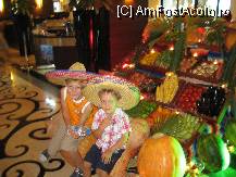 [P09] Seara mexicana in restaurantul principal; copiii familiei; » foto by carmenplesa1977
 - 
<span class="allrVoted glyphicon glyphicon-heart hidden" id="av88072"></span>
<a class="m-l-10 hidden" id="sv88072" onclick="voting_Foto_DelVot(,88072,97)" role="button">șterge vot <span class="glyphicon glyphicon-remove"></span></a>
<a id="v988072" class=" c-red"  onclick="voting_Foto_SetVot(88072)" role="button"><span class="glyphicon glyphicon-heart-empty"></span> <b>LIKE</b> = Votează poza</a> <img class="hidden"  id="f88072W9" src="/imagini/loader.gif" border="0" /><span class="AjErrMes hidden" id="e88072ErM"></span>