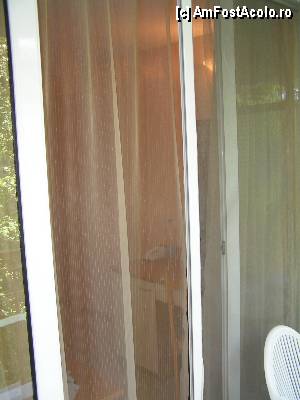[P27] Usa de la balcon este din termopan si are si plasa pentru tantari » foto by ionescunic
 - 
<span class="allrVoted glyphicon glyphicon-heart hidden" id="av359579"></span>
<a class="m-l-10 hidden" id="sv359579" onclick="voting_Foto_DelVot(,359579,976)" role="button">șterge vot <span class="glyphicon glyphicon-remove"></span></a>
<a id="v9359579" class=" c-red"  onclick="voting_Foto_SetVot(359579)" role="button"><span class="glyphicon glyphicon-heart-empty"></span> <b>LIKE</b> = Votează poza</a> <img class="hidden"  id="f359579W9" src="/imagini/loader.gif" border="0" /><span class="AjErrMes hidden" id="e359579ErM"></span>