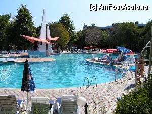 [P57] Ralitsa - piscina principala » foto by ionescunic
 - 
<span class="allrVoted glyphicon glyphicon-heart hidden" id="av359609"></span>
<a class="m-l-10 hidden" id="sv359609" onclick="voting_Foto_DelVot(,359609,976)" role="button">șterge vot <span class="glyphicon glyphicon-remove"></span></a>
<a id="v9359609" class=" c-red"  onclick="voting_Foto_SetVot(359609)" role="button"><span class="glyphicon glyphicon-heart-empty"></span> <b>LIKE</b> = Votează poza</a> <img class="hidden"  id="f359609W9" src="/imagini/loader.gif" border="0" /><span class="AjErrMes hidden" id="e359609ErM"></span>