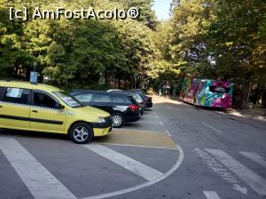 [P08] Autobuzul colorat merge la plajă » foto by krisztike
 - 
<span class="allrVoted glyphicon glyphicon-heart hidden" id="av1103264"></span>
<a class="m-l-10 hidden" id="sv1103264" onclick="voting_Foto_DelVot(,1103264,976)" role="button">șterge vot <span class="glyphicon glyphicon-remove"></span></a>
<a id="v91103264" class=" c-red"  onclick="voting_Foto_SetVot(1103264)" role="button"><span class="glyphicon glyphicon-heart-empty"></span> <b>LIKE</b> = Votează poza</a> <img class="hidden"  id="f1103264W9" src="/imagini/loader.gif" border="0" /><span class="AjErrMes hidden" id="e1103264ErM"></span>