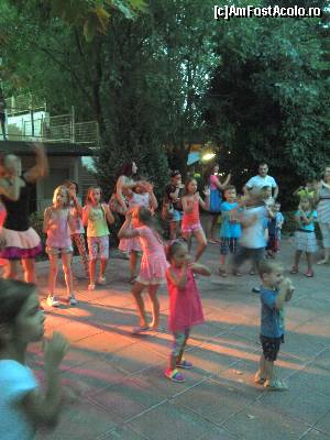 [P25] distractie la discoteca copiilor » foto by teonus
 - 
<span class="allrVoted glyphicon glyphicon-heart hidden" id="av544895"></span>
<a class="m-l-10 hidden" id="sv544895" onclick="voting_Foto_DelVot(,544895,976)" role="button">șterge vot <span class="glyphicon glyphicon-remove"></span></a>
<a id="v9544895" class=" c-red"  onclick="voting_Foto_SetVot(544895)" role="button"><span class="glyphicon glyphicon-heart-empty"></span> <b>LIKE</b> = Votează poza</a> <img class="hidden"  id="f544895W9" src="/imagini/loader.gif" border="0" /><span class="AjErrMes hidden" id="e544895ErM"></span>