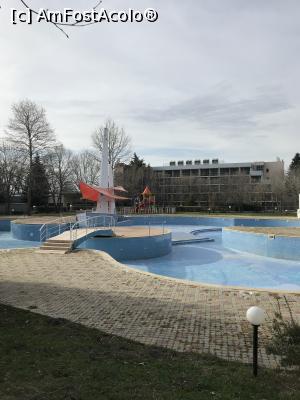 [P52] Ralitsa, piscina exterioară » foto by krisstinna
 - 
<span class="allrVoted glyphicon glyphicon-heart hidden" id="av958484"></span>
<a class="m-l-10 hidden" id="sv958484" onclick="voting_Foto_DelVot(,958484,976)" role="button">șterge vot <span class="glyphicon glyphicon-remove"></span></a>
<a id="v9958484" class=" c-red"  onclick="voting_Foto_SetVot(958484)" role="button"><span class="glyphicon glyphicon-heart-empty"></span> <b>LIKE</b> = Votează poza</a> <img class="hidden"  id="f958484W9" src="/imagini/loader.gif" border="0" /><span class="AjErrMes hidden" id="e958484ErM"></span>