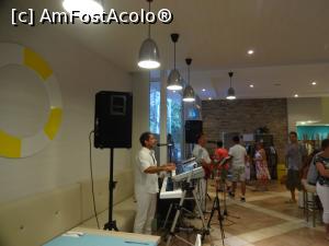 [P07] O formatie obosita cu melodii de acum 40 de ani » foto by fanespoitorul
 - 
<span class="allrVoted glyphicon glyphicon-heart hidden" id="av772640"></span>
<a class="m-l-10 hidden" id="sv772640" onclick="voting_Foto_DelVot(,772640,976)" role="button">șterge vot <span class="glyphicon glyphicon-remove"></span></a>
<a id="v9772640" class=" c-red"  onclick="voting_Foto_SetVot(772640)" role="button"><span class="glyphicon glyphicon-heart-empty"></span> <b>LIKE</b> = Votează poza</a> <img class="hidden"  id="f772640W9" src="/imagini/loader.gif" border="0" /><span class="AjErrMes hidden" id="e772640ErM"></span>