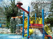 [P02] toboganul din piscina copiilor, unde apa era rece ca gheata » foto by corina75
 - 
<span class="allrVoted glyphicon glyphicon-heart hidden" id="av192937"></span>
<a class="m-l-10 hidden" id="sv192937" onclick="voting_Foto_DelVot(,192937,979)" role="button">șterge vot <span class="glyphicon glyphicon-remove"></span></a>
<a id="v9192937" class=" c-red"  onclick="voting_Foto_SetVot(192937)" role="button"><span class="glyphicon glyphicon-heart-empty"></span> <b>LIKE</b> = Votează poza</a> <img class="hidden"  id="f192937W9" src="/imagini/loader.gif" border="0" /><span class="AjErrMes hidden" id="e192937ErM"></span>