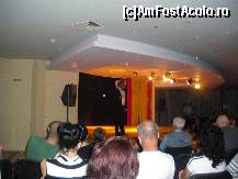 [P04] Pacaliciul care vroia sa faca atmosfera. Mai bine ne lasau la muzicanti sa dansam » foto by fanespoitorul
 - 
<span class="allrVoted glyphicon glyphicon-heart hidden" id="av415692"></span>
<a class="m-l-10 hidden" id="sv415692" onclick="voting_Foto_DelVot(,415692,979)" role="button">șterge vot <span class="glyphicon glyphicon-remove"></span></a>
<a id="v9415692" class=" c-red"  onclick="voting_Foto_SetVot(415692)" role="button"><span class="glyphicon glyphicon-heart-empty"></span> <b>LIKE</b> = Votează poza</a> <img class="hidden"  id="f415692W9" src="/imagini/loader.gif" border="0" /><span class="AjErrMes hidden" id="e415692ErM"></span>
